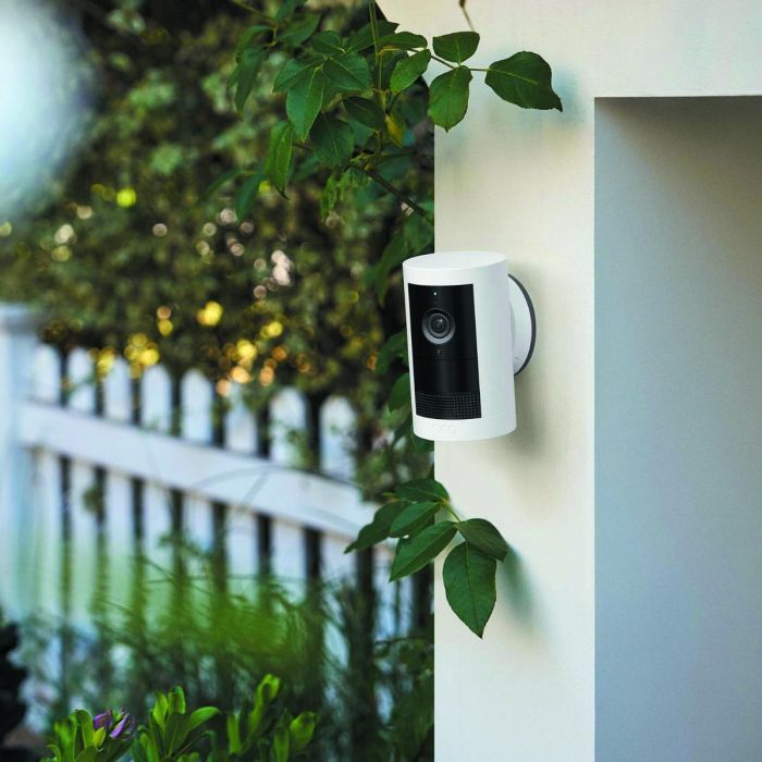 Ring Outdoor Cam 2K Battery Smart Outdoor Security Camera in White lifestyle image