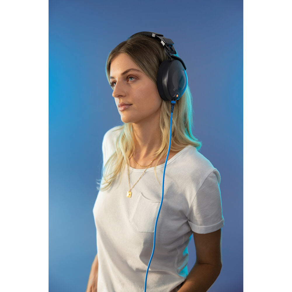 In need of a cable for your RODE NTH-100 Headphones? The NTH 2.4m Cable combines quality with flexibility and comes in a variety of colours.