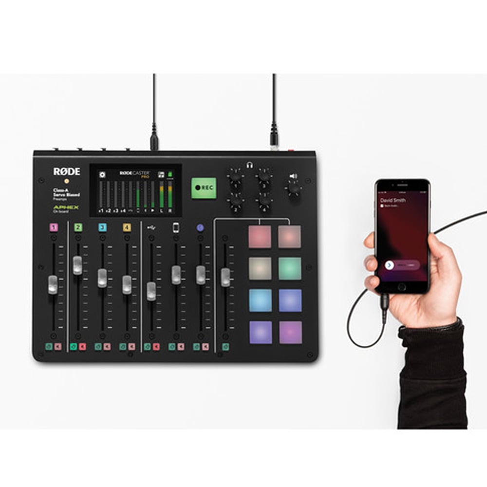 RODE SC9 3.5mm TRRS to TRRS Adaptor Cable with 1.5m length for connecting RØDE microphones to mobile devices.