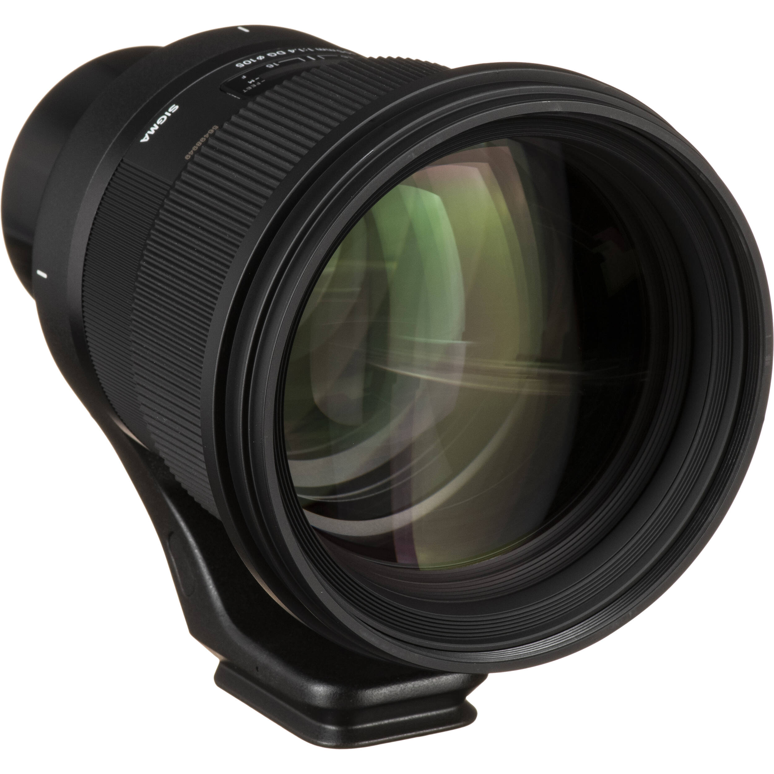 Capture low-light and mid-telephoto shots perfectly with Sigma 105mm f/1.4 Art Lens.