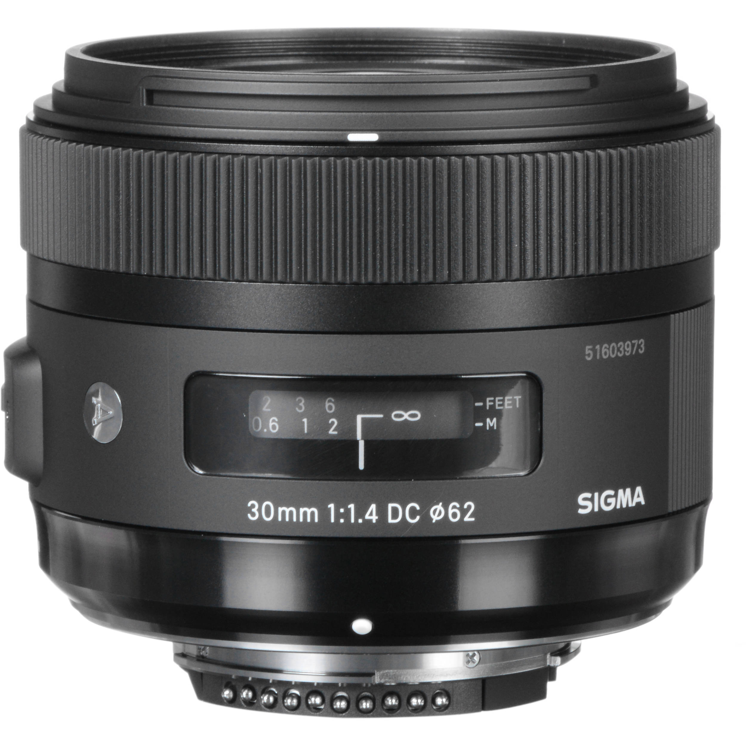 Sigma 30mm f/1.4 Art lens for APS-C DSLR cameras with large aperture