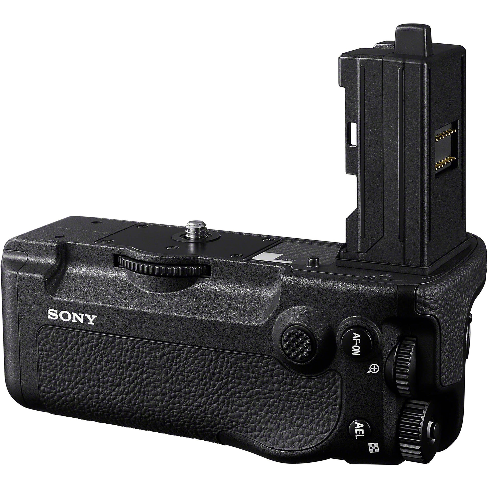Sony VG-C6 grip on α7R VI with dual battery support and vertical controls.