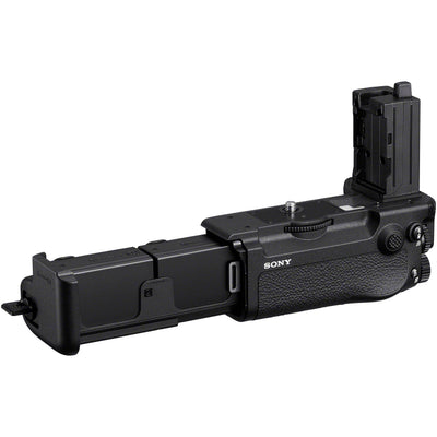 Sony VG-C6 grip on α7R VI with dual battery support and vertical controls.