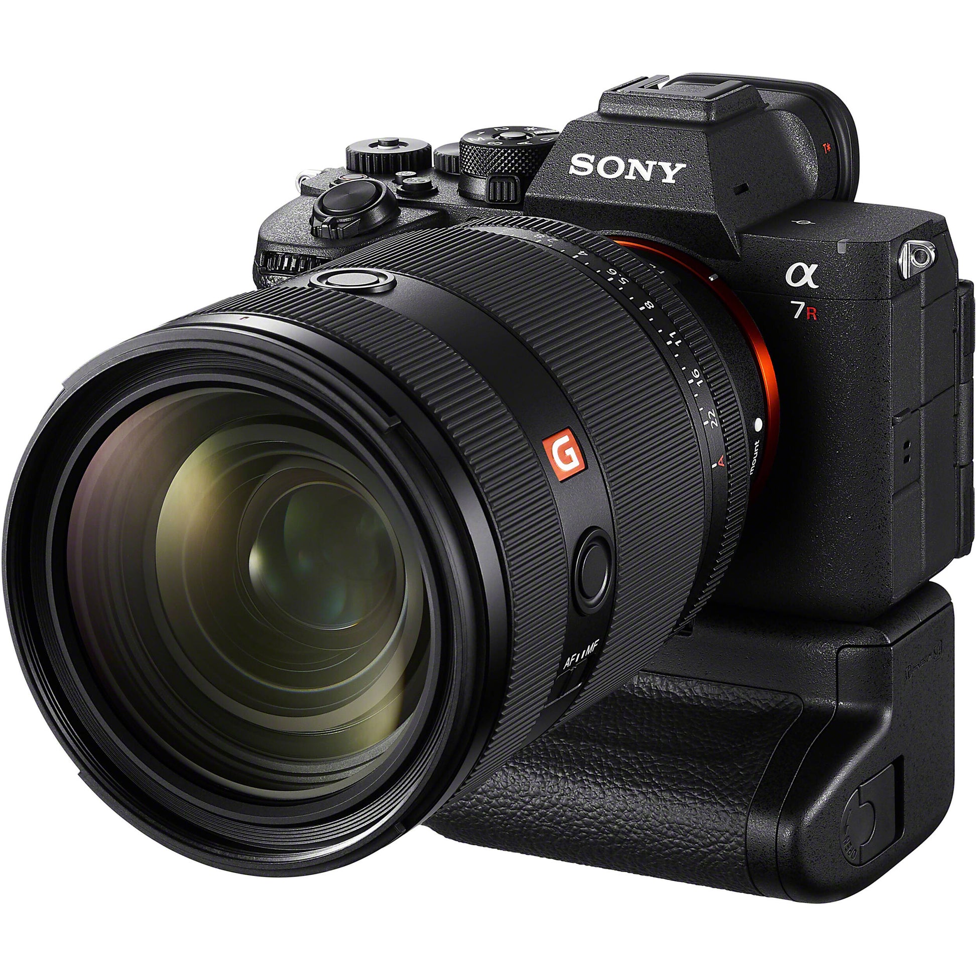 Sony VG-C6 grip on α7R VI with dual battery support and vertical controls.