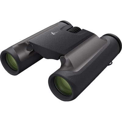 The Swarovski CL 10x25 Pocket Binocular offers maximum viewing comfort for long periods. Accessories include an eyepiece cover, a field bag and a carrying strap.