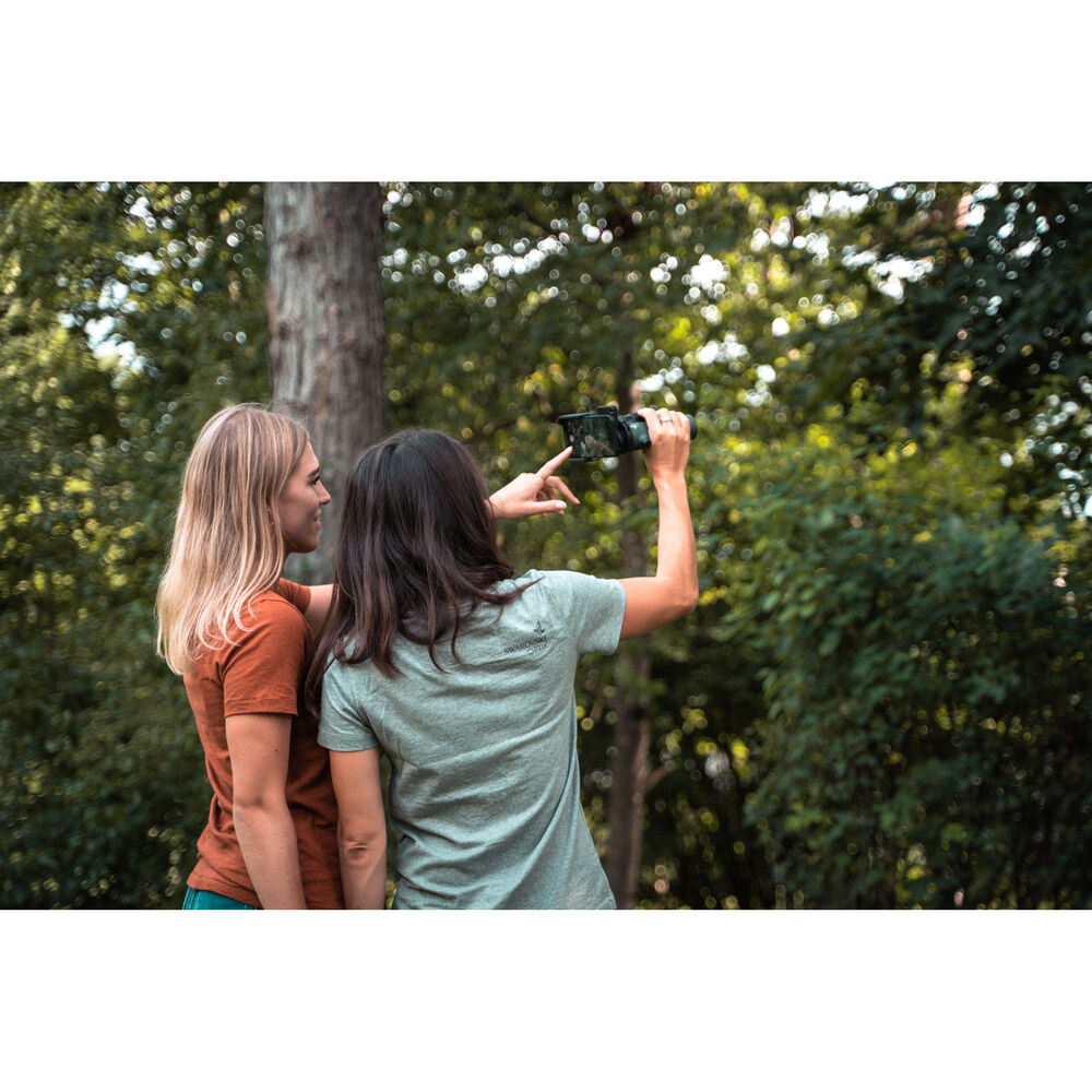 Capture beautiful sightings on your smartphone through your binoculars with an adaptor that is lightweight and perfect for travel.