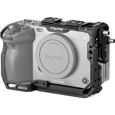 This camera cage has multi-angle security, you can secure your camera via three mounting screws on the left, right, and bottom.