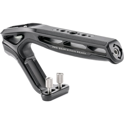 A top handle perfect for adding accessories to your camera cage and that easily adapts to multiple photography scenarios. 