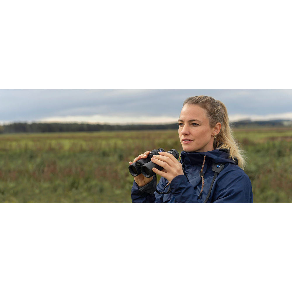 Zeiss 10x32 Victory SF Binoculars lightweight and durable. Perfect for birders and nature enthusiasts. Shop binoculars online at Outdoorphoto. 