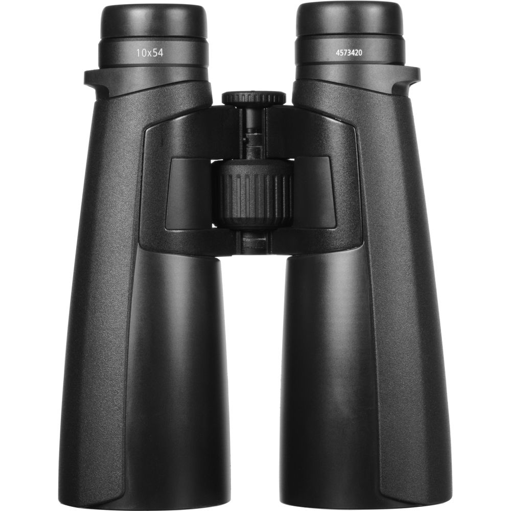 10x54 Victory is the most powerful binoculars for observing outdoor wildlife at night thanks to a light transmission of 95% and large exit pupils.